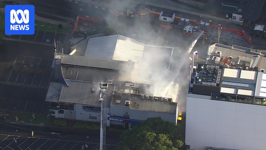 Firefighters Battle Glen Waverley RSL Blaze for Two Hours